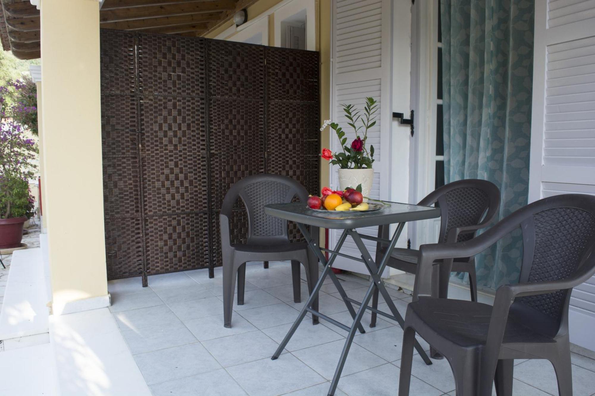 Marina Apartments, อากิออส กอร์ดิออส ภายนอก รูปภาพ