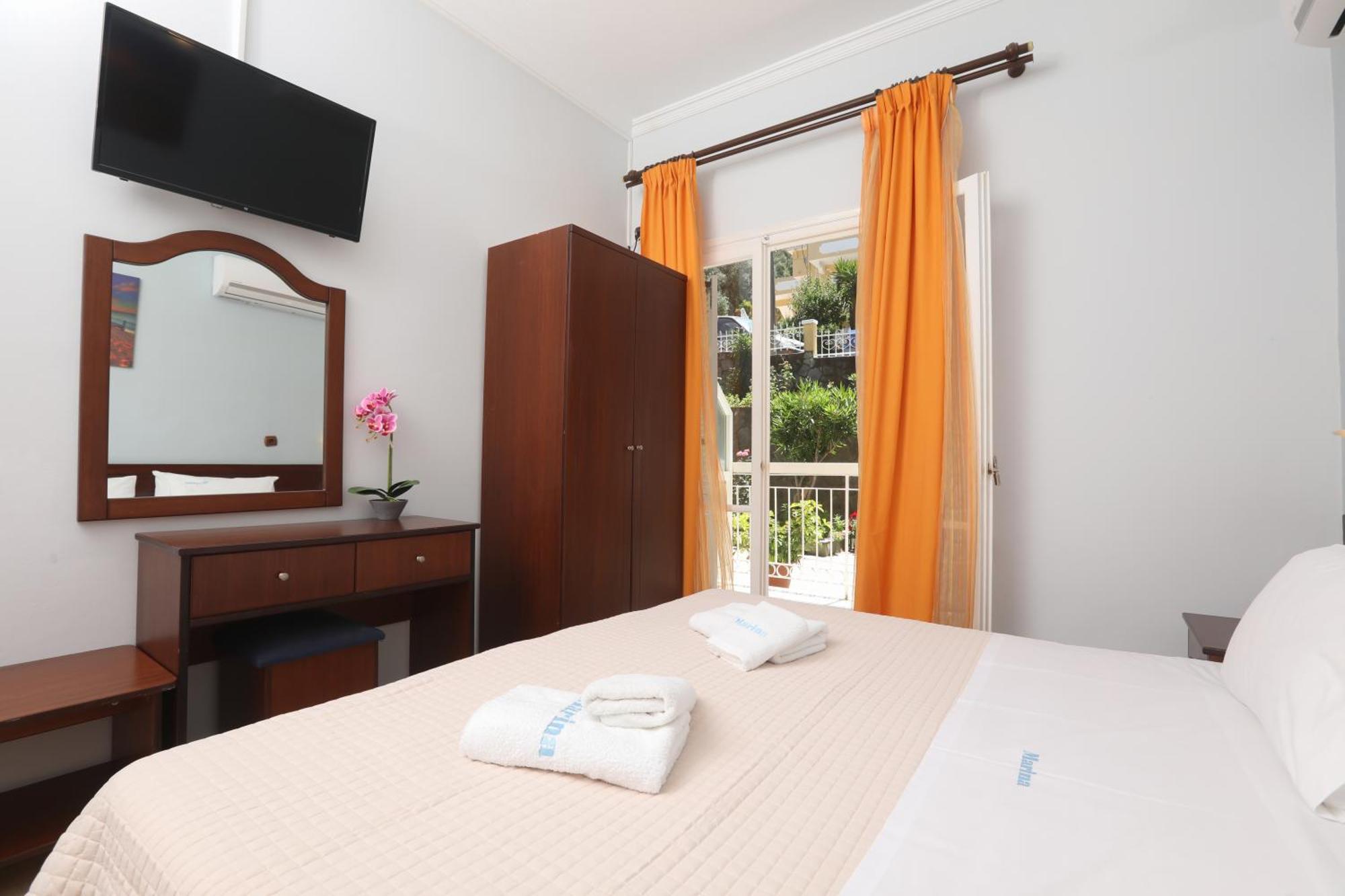 Marina Apartments, อากิออส กอร์ดิออส ภายนอก รูปภาพ