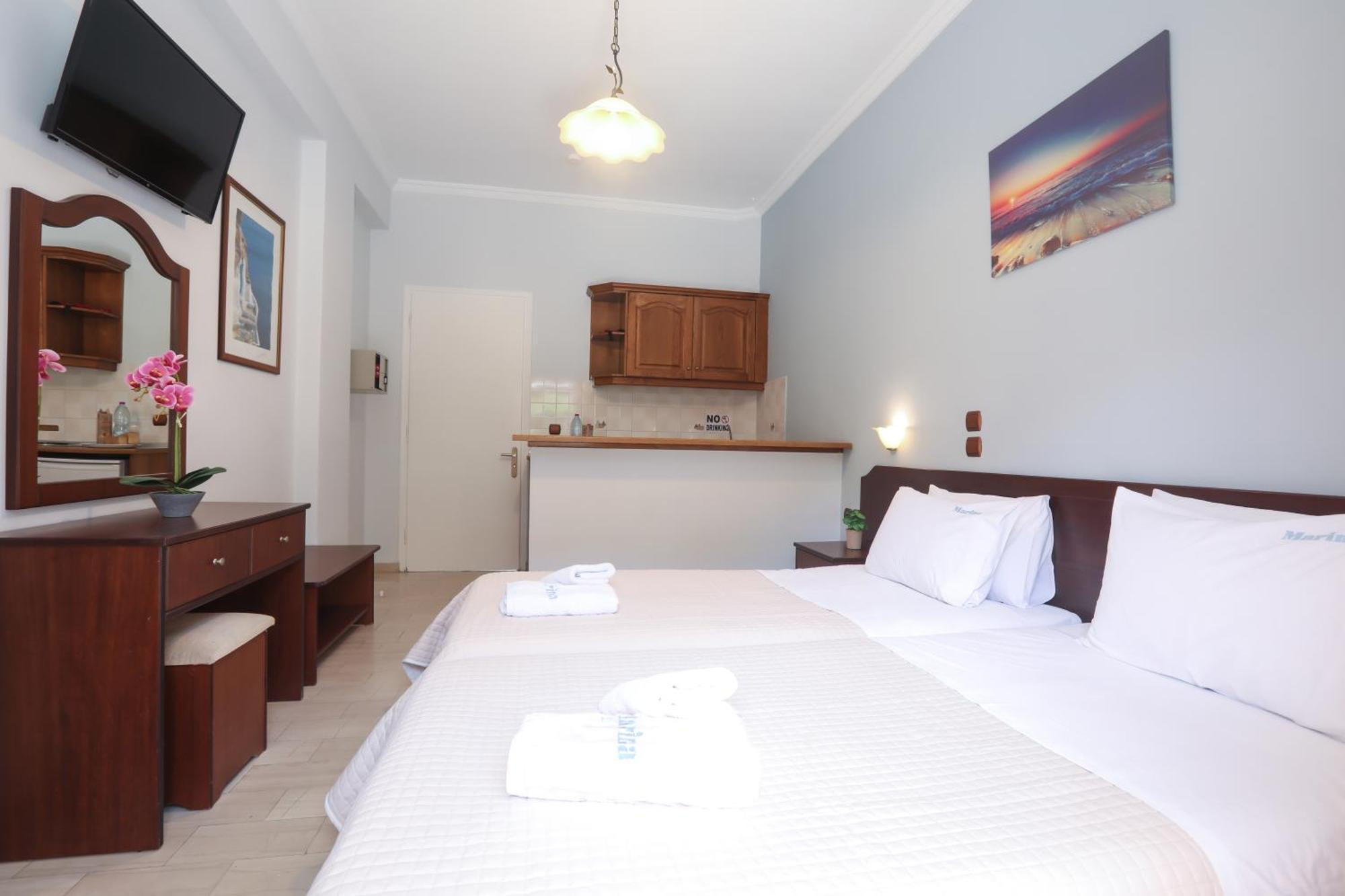Marina Apartments, อากิออส กอร์ดิออส ภายนอก รูปภาพ